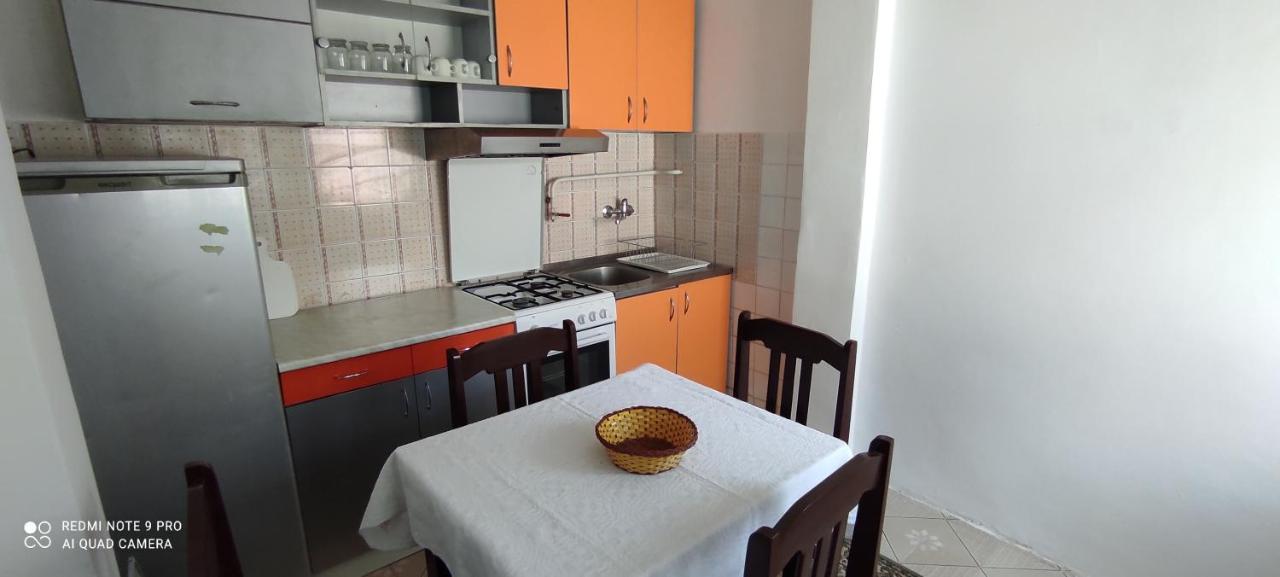 Apartmani Banatski Konak 兹雷尼亚宁 外观 照片