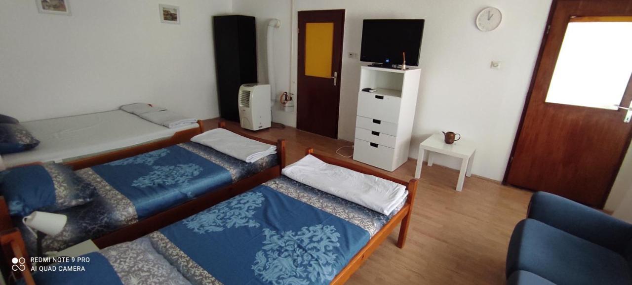 Apartmani Banatski Konak 兹雷尼亚宁 外观 照片